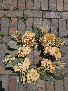 Yellow Cream Hydrangea Wreath. NWOT Stunning Spring Decor